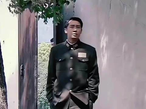 左蓝和廖三民，都是白月光似的角色，美好、坚定、光明