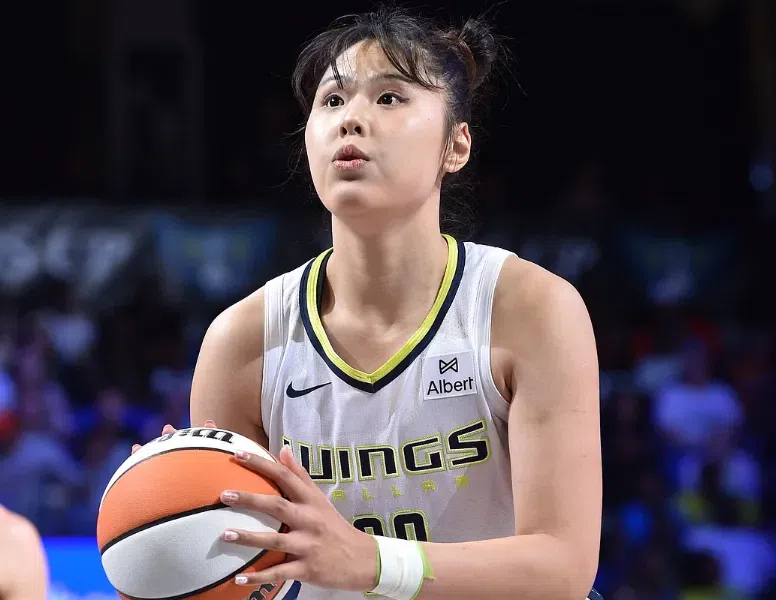 WNBA：飞翼大胜太阳 李月汝9分钟6+2断 被推倒撞后脑勺