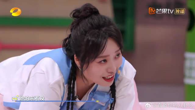 不愧是北大才女，李雪琴答题速度太快了，何与题都没听清就结束了