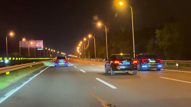 长春红旗EQM5改装跑马灯，后市场表现亮眼