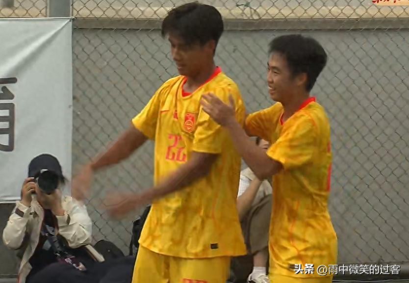 轮换10人照样赢！U17国足二队把西甲青训揍了，这才叫人才过剩