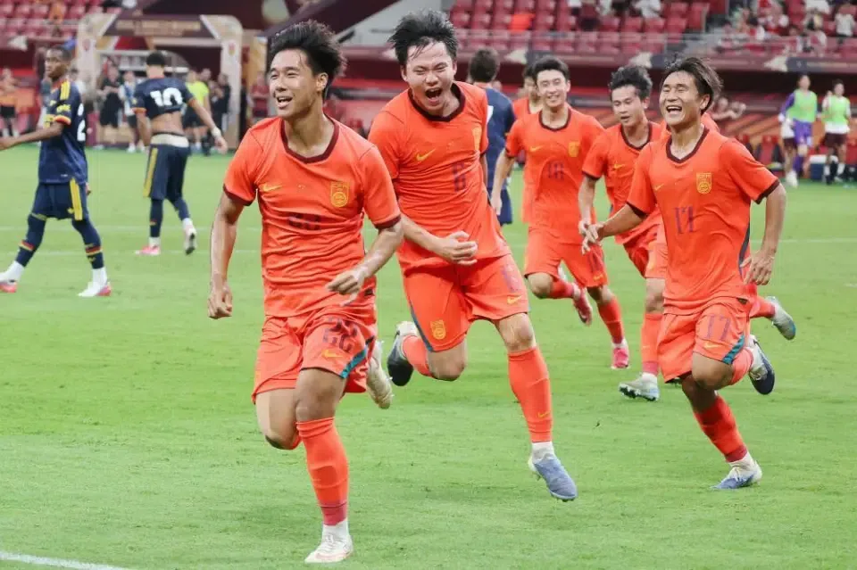 U17国足两连胜！1-0小胜毕巴，程晟涵连场破门，赵松源中柱