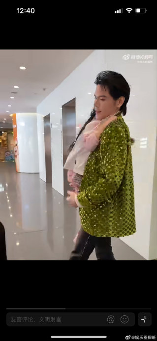 向佐郭碧婷5岁女儿身高近120cm，涂指甲油萌翻全网