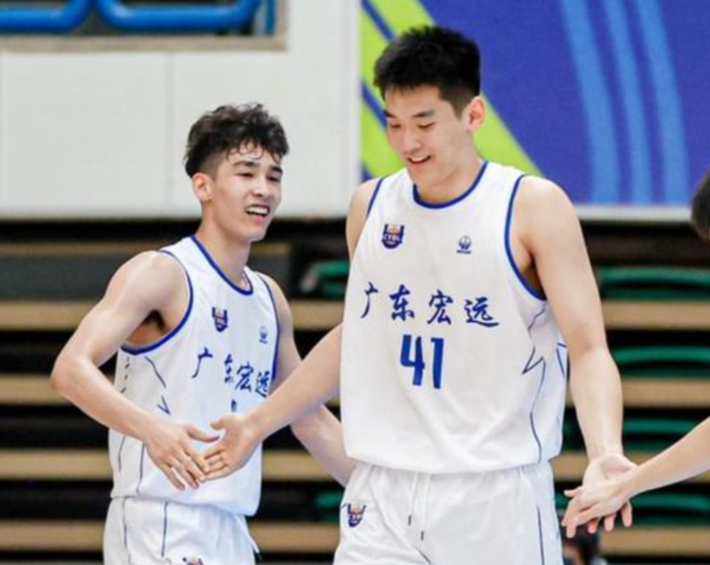 32分17板5助，广东队19小将，打出巨星水平！