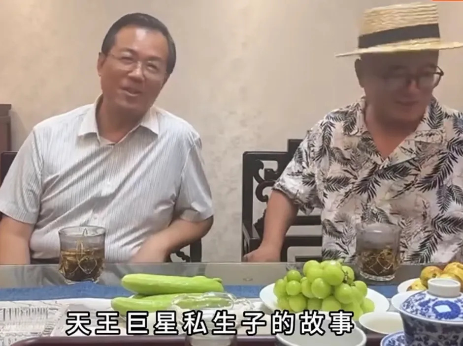 卓伟曝天王巨星有私生子，细节和周杰伦对上了，网友扒出更多关联