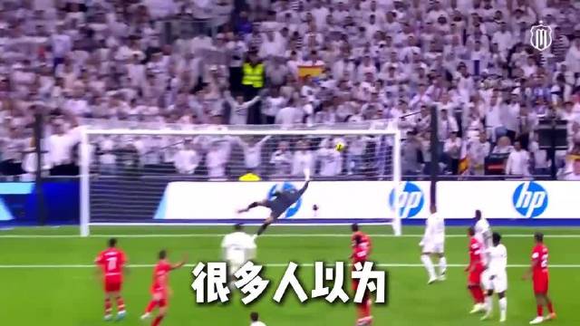 巴尔韦德堪称全能型选手：中场调度、边路突击、后防补位，随需切换角色