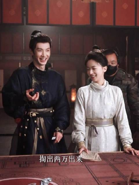 这支影像中跃动着两位灵动身影 （按姓氏笔画排序） 英寡 孟廷辉