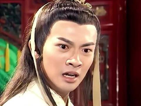 慕容九不是喜欢小鱼儿才对吗？又怎么和花无缺在一起了…武侠片