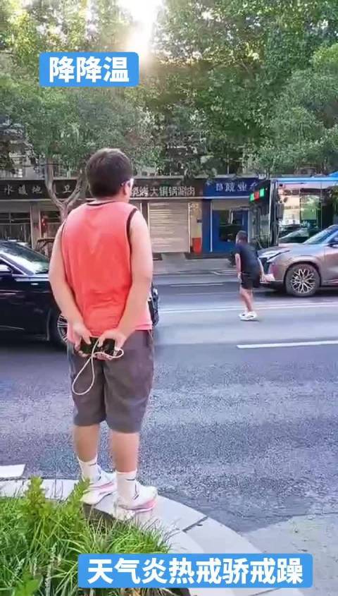 碰瓷公交车，绝了