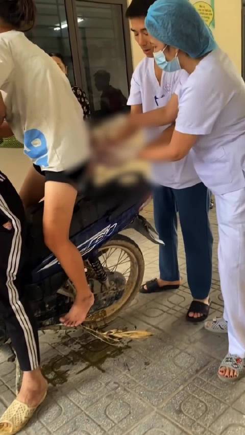 越南孕妇摩托车上分娩，男婴2公斤母子平安