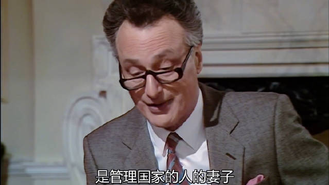 英式讽刺拉满: 一份报纸看穿全英国人群分层，哈克三人聊到离谱！