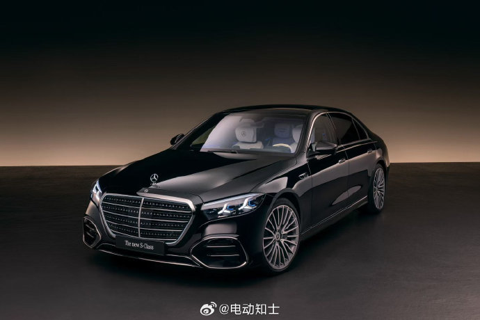 奔驰S级450L 2026款的车内空间表现如何？