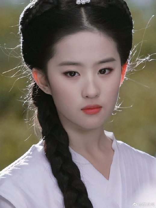刘亦菲黄晓明20年前片场旧照曝光