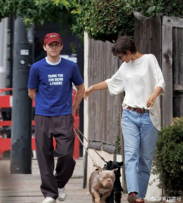 荷兰弟赞达亚婚宴后婚戒首曝光，十年爱情长跑终圆满