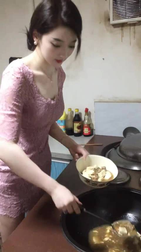 原来她就是九成美啊，确实挺漂亮，只是这盗号真假啊，先让子弹飞一会