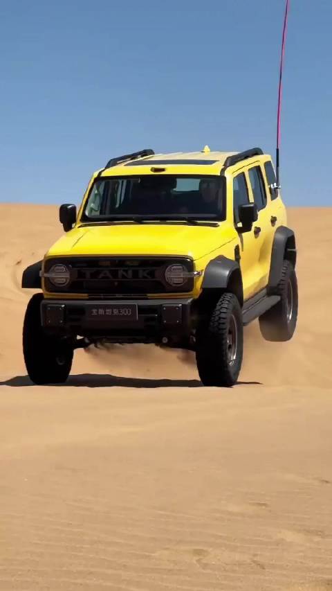 新坦克300L Hi4-Z冲沙，越野能力不需要再解释