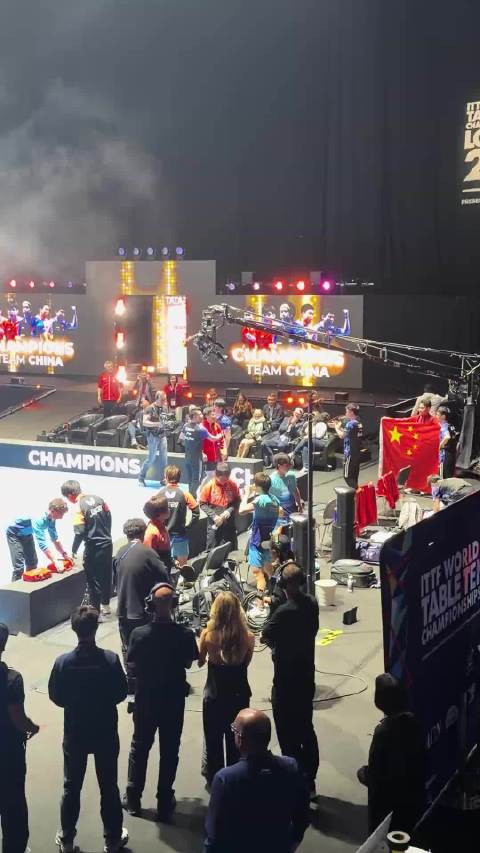 梁靖崑回忆夺冠夜，与众人合唱《我爱你中国》