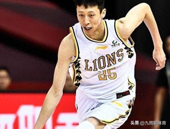 9人面临离队！孙铭徽3帮手全走，顶薪锋线在洽谈，确定保留2人！