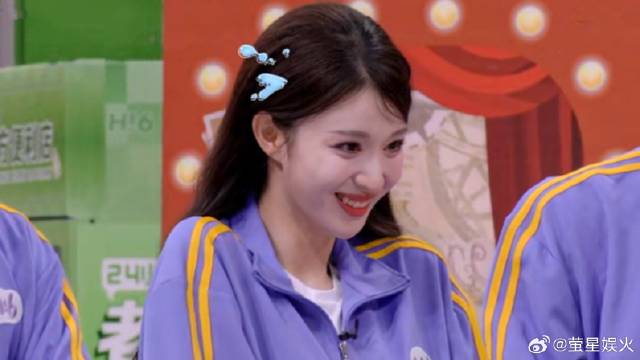 王楚然“笨蛋美女”实锤，一双大眼睛纯纯不会说谎，愣住样子太萌
