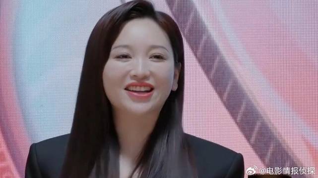 金莎当正主面磕cp，赵雅芝是妈妈，指着叶童说是爸爸！