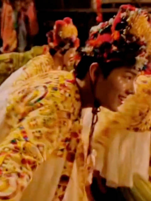 肖战跳《陈情令》喜庆舞，粉丝分享快乐时光