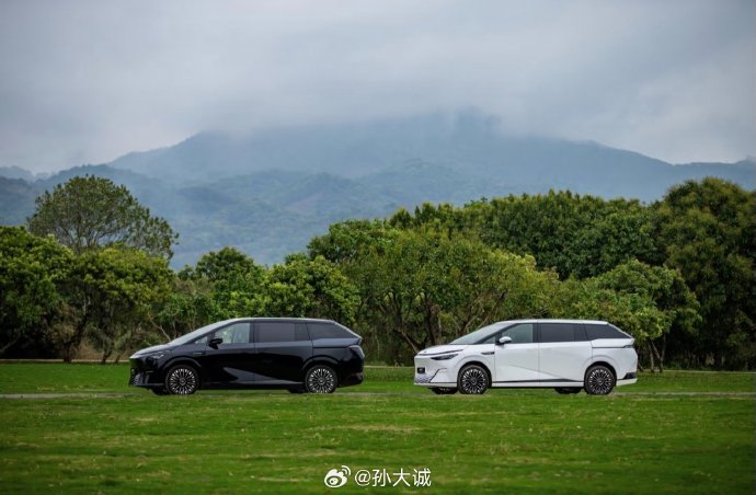 何小鹏带队测新款x9