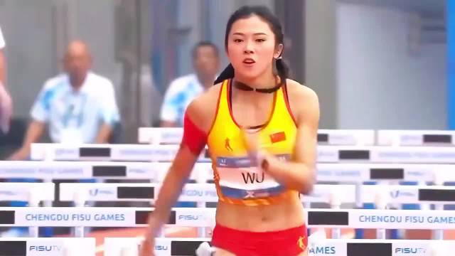 吴艳妮化浓妆跑最快栏，用实力击碎偏见