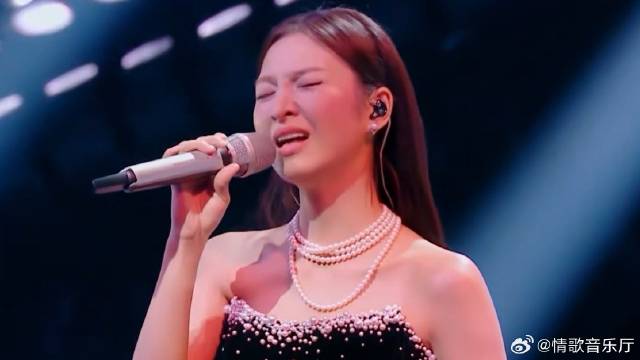 高睿张碧晨演唱茧蜜，破茧成蝶神级合作