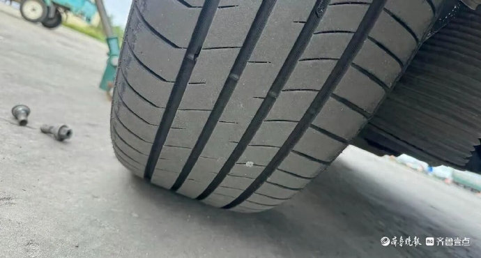 景区扎胎索千元,‘轮胎刺客’谁来管? 景区扎胎索千元,‘轮胎刺客’谁来管?