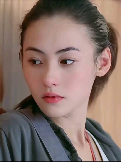 张柏芝46岁，经典角色无数，金像奖最年轻影后