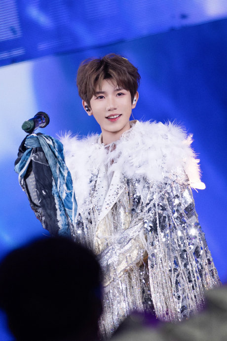 王源为什么在巡演40场后宣布暂停传统巡演？