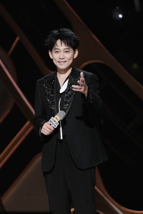 苏醒在《歌手2026》中担任什么角色？