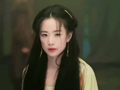 婉宁归来遭亲人子民嫌弃以致疯癫