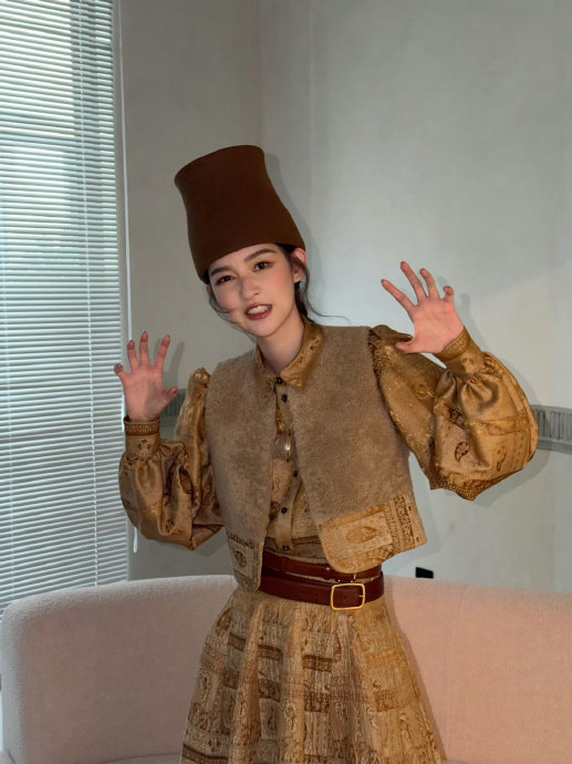 刘宇宁抱王玉雯时为什么一直保持绅士手? 刘宇宁抱王玉雯时为什么一直保持绅士手?