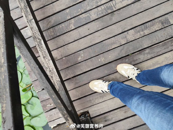 想找24小时的心理咨询 五十一百能搞定吗 想找24小时的心理咨询 五十一百能搞定吗
