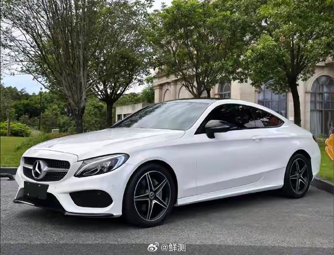 奔驰C级2023款二手车的油耗表现如何？