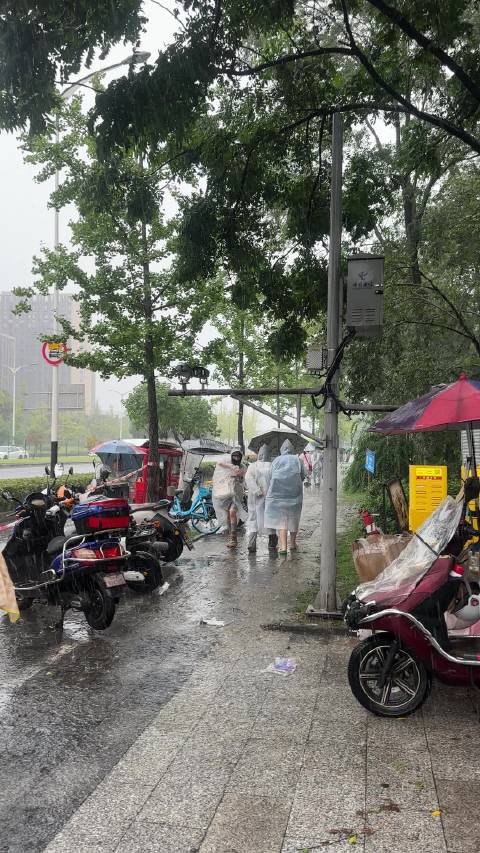 周杰伦演唱会、汽水音乐节、草莓音乐节…… 成都开音乐节必下大雨定律？