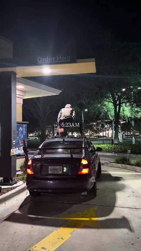 这是一个蜘蛛侠痴迷篮球的平行世界