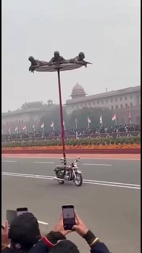 来，看摩托飞人！
