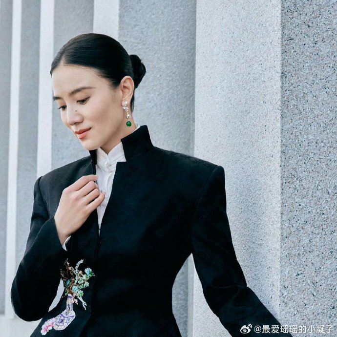 宋佳与梅婷女儿曾慕梅红毯互动细节有哪些？