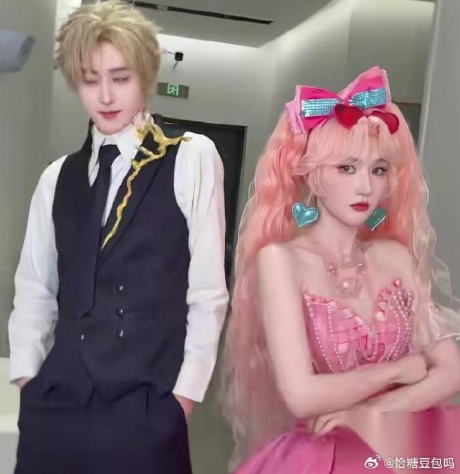 王玉雯这次甜妹造型与她以往风格有何不同？