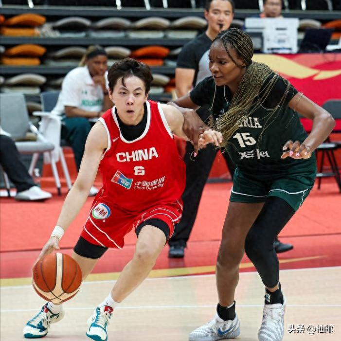 赢了球输了人！女篮4分险胜，2人全场挂0，球迷怒喷：对不起首发