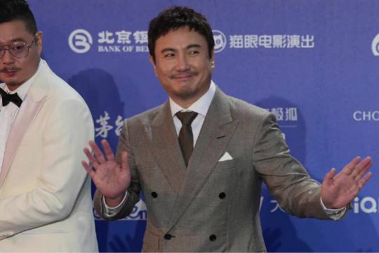 红星快评｜“沈腾0票”与“沈腾影帝”，欢迎来“龙餐馆”看看
