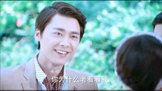 “没见过帅哥啊” 一看小霸王心情就特别好