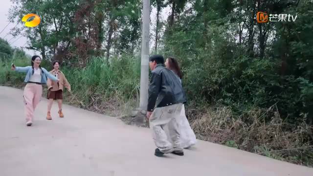 苏有朋太懂如何拿捏杨紫，杨紫完全没招：哥，我会伺候你的丨美好