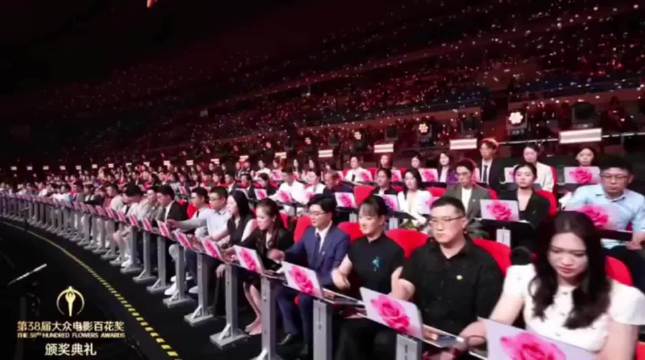 从短视频到大荧幕！ 大鹏第38届大众电影百花奖“最佳导演”！
