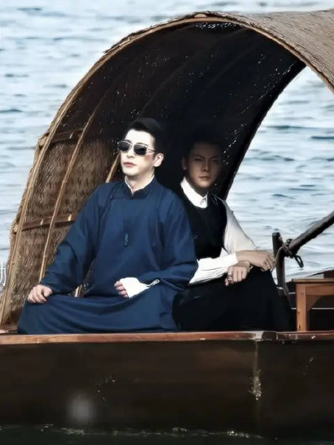 既然大难不死，必然放声高歌