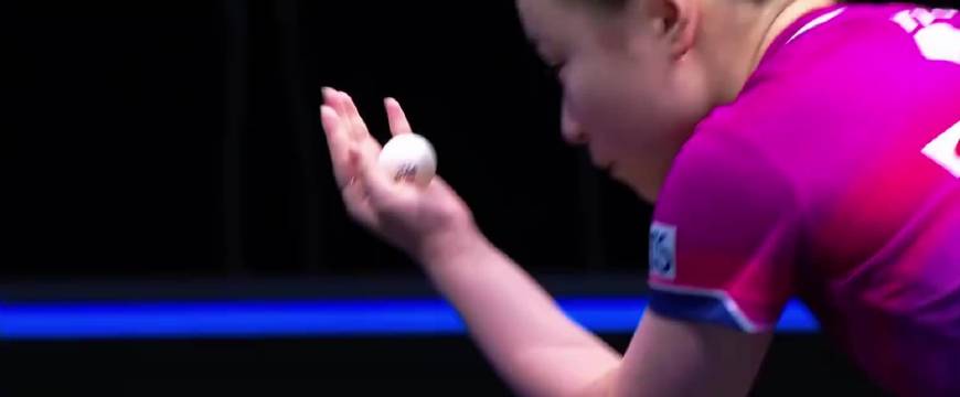 19岁覃予萱鏖战五局，3比2逆转伊藤美诚