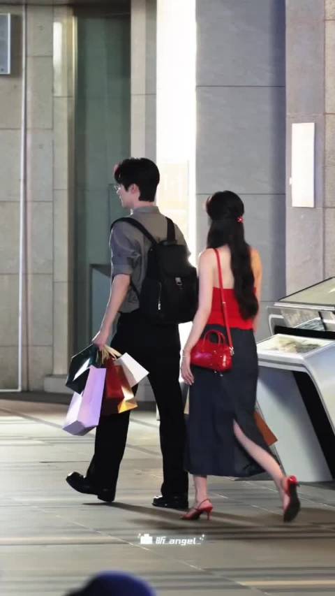 我嗅到了姐狗的味道