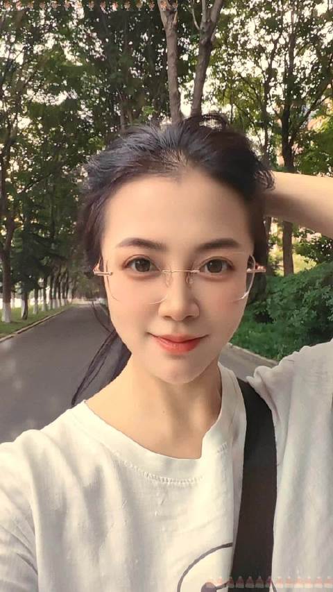 骑小黄车，看自己喜欢的风景，活着的花有一万种开法